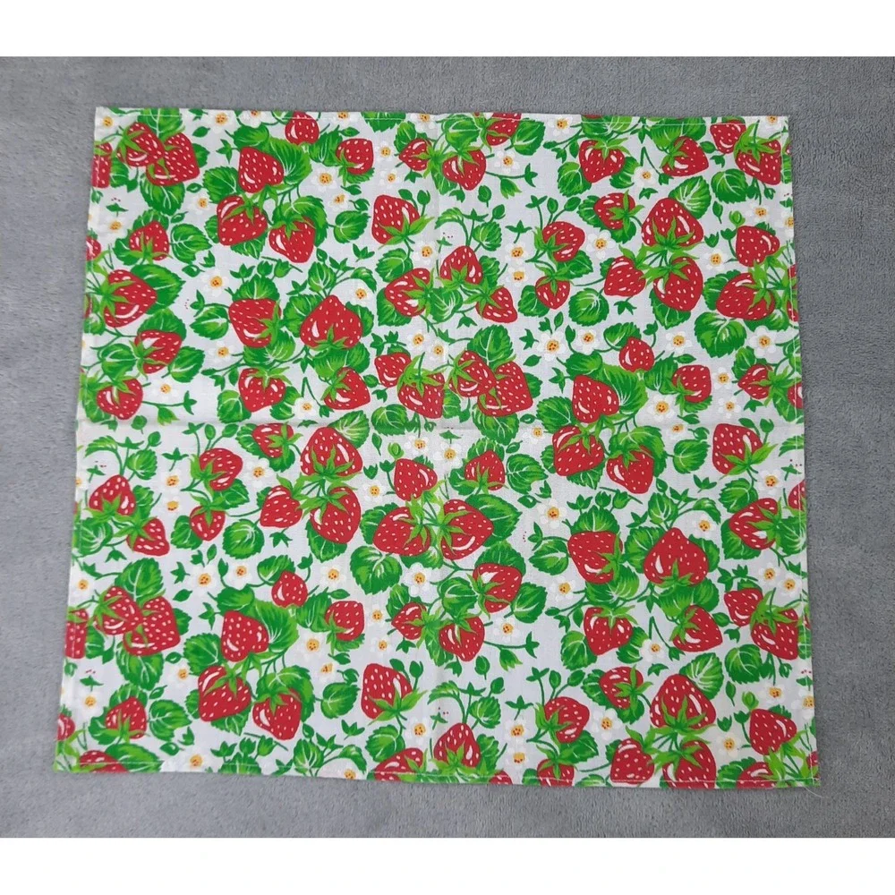 VTG Handmade Cloth Napkins Strawberry Flowers Cotton Set of 4 Cottagecore 13x12